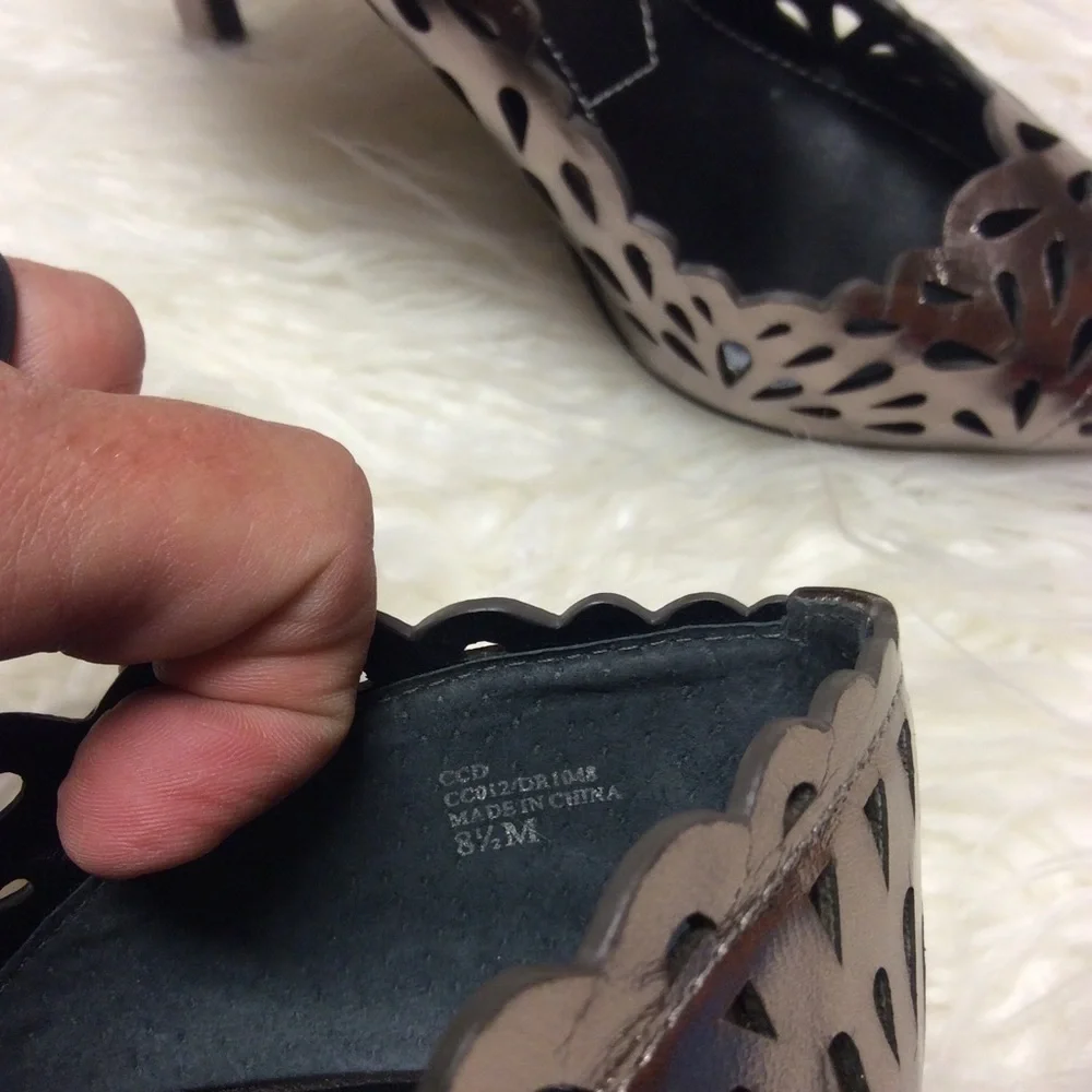 CHARLES BY CHARLES DAVID SCALLOPED LASER CUT PUMPS - Picture 4 of 5